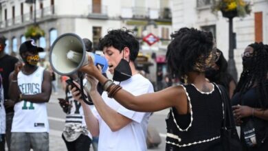 Ismail El Majdoubi, joven extutelado en una manifestación contra el racismo en Madrid
